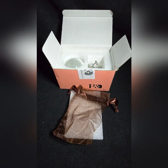 Crystal Cat Sphere with Stand - Picture 5 of 7